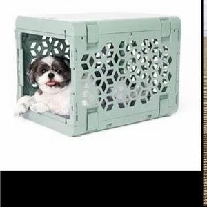 Kindtail pet crate/carrier for small dog or cat.